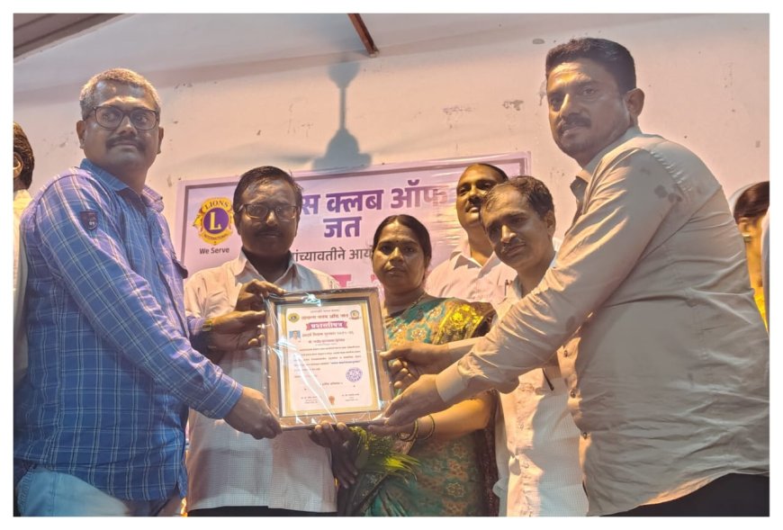 ರಾಜೇಂದ್ರ ಹಿರೇಮಠ ಇವರಿಗೆ ಆದರ್ಶ ಶಿಕ್ಷಕ ಪುರಸ್ಕಾರ..