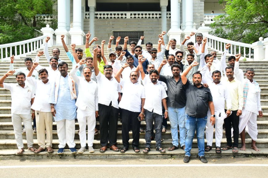 ಹೈ.ಕ. ಪ್ರದೇಶ ವಾಲ್ಮೀಕಿ ನಾಯಕರ ಸಂಘದಿಂದ ಜಿಲ್ಲಾಧಿಕಾರಿಗಳ ಕಚೇರಿ ಎದುರು ಪ್ರತಿಭಟನೆ