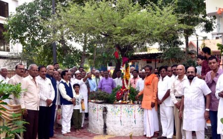 ವಿದ್ಯಾನಗರದಲ್ಲಿ ವಿಜಯದಶಮಿ ಬನ್ನಿ ಮುರಿಯುವ ಕಾರ್ಯಕ್ರಮ