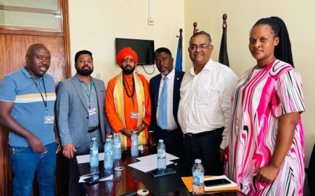 ಡಾ. ಪ್ರಣವಾನಂದ ಶ್ರೀ ~ ಉಗಾಂಡಾ ಕೇಂದ್ರ ಸಚಿವ ರೋನಾಲ್ಡ್ ನಸ್ಬುಗಾ ಜೊತೆ ಒಪ್ಪಂದ