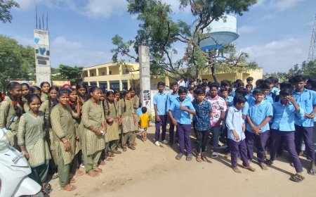 ಸಗರ ಕೆಪಿಎಸ್ ಶಾಲೆ ಮುಂದೆ ದಿಢೀರನೆ ಪ್ರತಿಭಟನೆ.