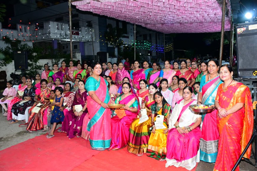 ನವರಾತ್ರಿ ಉತ್ಸವ ನಿಮಿತ್ತ 350 ಕ್ಕೂ ಮುತ್ತೈದೆಯರಿಗೆ ಉಡಿ ತುಂಬುವ ವಿಶೇಷ ಕಾರ್ಯಕ್ರಮ