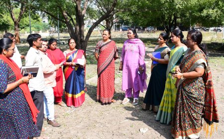 ಮೇಯರ್ ವರ್ಷಾ ರಾಜೀವ್ ಜಾನೆ ಅವರು ಉದ್ಯಾನವನಗಳ ಪರಿಶೀಲನೆ