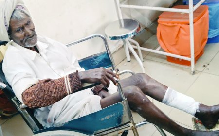 ವಯೋವೃದ್ಧನ ಮೇಲೆ ನಾಯಿಗಳ ದಾಳಿ :  ಗಂಭೀರ ಗಾಯ : ಅಧಿಕಾರಿಗಳ ದಿವ್ಯ ನಿರ್ಲಕ್ಷ :..