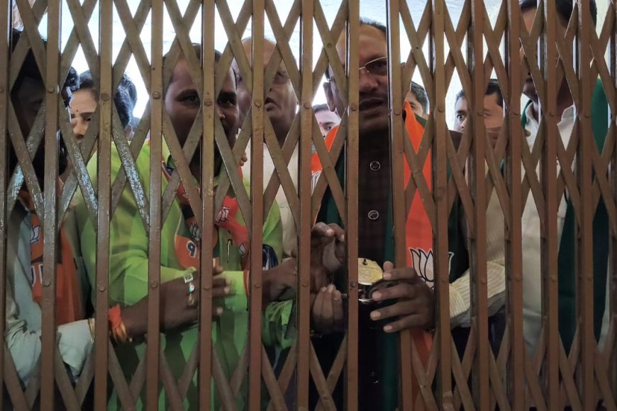 ಔರಾದ ಕೃಷಿ ಇಲಾಖೆ ಕಚೇರಿಗೆ ಬೀಗ ಹಾಕಿ ಪ್ರತಿಭಟನೆ