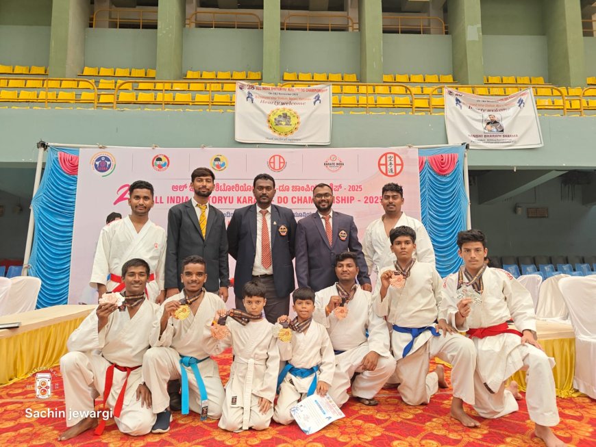 ರಾಷ್ಟ್ರಮಟ್ಟದ ಕರಾಟೆ  ಕ್ರೀಡಾ ಕೂಟದಲ್ಲಿ ಮೇಲುಗೈ ಸಾಧಿಸಿದ ಶಹಪುರ ತಾಲೂಕಿನ ಹೆವೇನ್ ಪೈಟರ ಭೀಮಶಂಕರ್ ಗೋಗಿ ತಂಡದ ವಿದ್ಯಾರ್ಥಿಗಳು