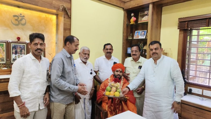 ಐತಿಹಾಸಿಕ ಪಾದಯಾತ್ರೆ ಮಾಜಿ ಸಚಿವ ಸುನಿಲ್ ಕುಮಾರ್ ಜೊತೆ ಡಾ. ಪ್ರಣವಾನಂದ ಶ್ರೀ ಚರ್ಚೆ