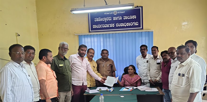 ಹೆಚ್ಚುವರಿ ಮತದಾರರನ್ನು ಬೇರೆ ಭೂತ ಸೇರ್ಪಡೆಗೆ ವಿರೋಧ |  ಮತದಾನ ಕೇಂದ್ರ ಅದೇ ವಾರ್ಡ ನಲ್ಲಿ ಮುಂದುವರೆಸಲು ಮನವಿ