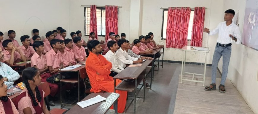 ರಾವೂರ ಮಕ್ಕಳಿಂದ ನಡೆಯಿತು ಒಂದು ದಿನದ ಶಾಲಾ ಆಡಳಿತ.