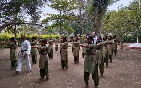 ಸ್ವಯಂ ರಕ್ಷಣೆಗೆ ಕರಾಟೆ ಅವಶ್ಯ: ಹೆಣ್ಣುಮಕ್ಕಳಿಗೆ ಬಿ.ಬಿ. ಹಿರೇಗೌಡರ ಸಂದೇಶ”