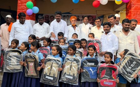 ಶಾಸಕ ಅಲ್ಲಮಪ್ರಭು ಪಾಟೀಲ ಅವರ  69 ನೇ ಜನ್ಮದಿನದ ನಿಮಿತ್ತ ಪಾಣೆಗಾಂವ ಶಾಲಾ ಮಕ್ಕಳಿಗೆ ಬ್ಯಾಗ್ ವಿತರಣೆ