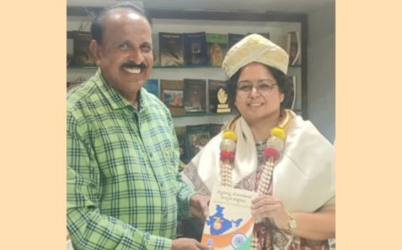 ದೀಪಾ ಭಾಸ್ತಿಗೆ "ಸ್ವಾತಂತ್ರ್ಯದ ಅಮೃತ ಹೆಜ್ಜೆಗಳು" ಕೃತಿ ಕೊಡುಗೆ