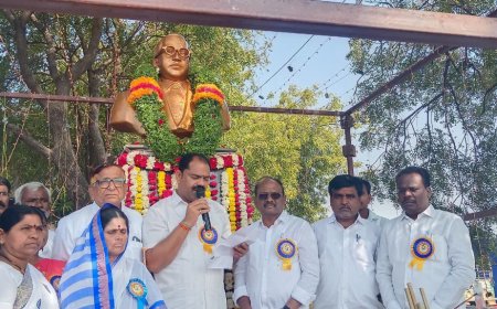 ತೊನಸನಹಳ್ಳಿ ಎಸ್ ಗ್ರಾಮದಲ್ಲಿ ಡಾ.ಬಾಬಾ ಸಾಹೇಬ್ ಅಂಬೇಡ್ಕರ್ ಅವರ ಪ್ರತಿಮೆ ಅನಾವರಣ