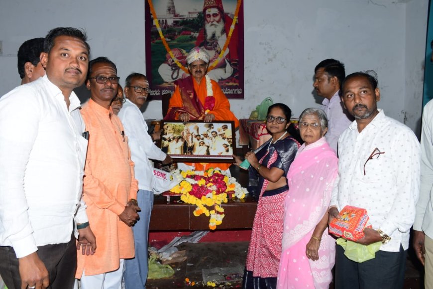 84 ವರ್ಷಗಳ ಹಿಂದಿನ ಫೋಟೊ ಶ್ರೀಮಠಕ್ಕೆ ಅರ್ಪಿಸಿದ ಶಿವಶರಣಪ್ಪ‌ ಸಜ್ಜನಶೆಟ್ಟಿ