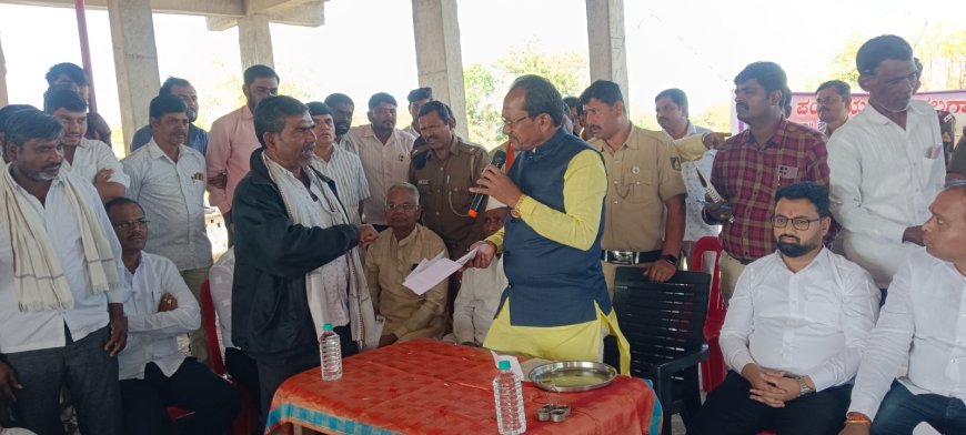 ವಿವಿಧ ಗ್ರಾಮಗಳಲ್ಲಿ ಶಾಸಕ ಪ್ರಭು ಚವ್ಹಾಣ ಸಂಚಾರ ಜೆಜೆಎಂ ಲೋಪಕ್ಕಾಗಿ ಅಧಿಕಾರಿಗಳ ವಿರುದ್ಧ ಕೆಂಡ