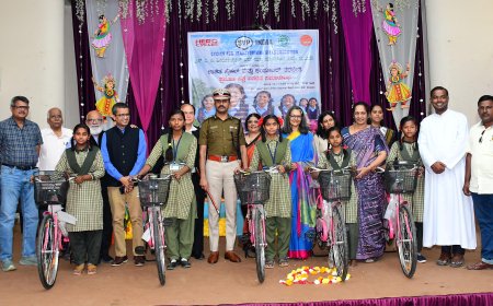 ಉಚಿತ 226 ಸೈಕಲ್ ಮತ್ತು ಕಂಪ್ಯೂಟರ್ ತರಬೇತಿ ಪ್ರಮಾಣ ಪತ್ರ ವಿತರಣಾ ಸಮಾರಂಭ