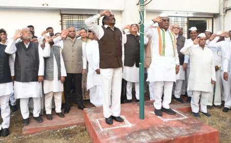 ಕಾಂಗ್ರೆಸ್ ಕಚೇರಿಯಲ್ಲಿ  77ನೇ ಗಣರಾಜ್ಯೋತ್ಸವದ ಆಚರಣೆ