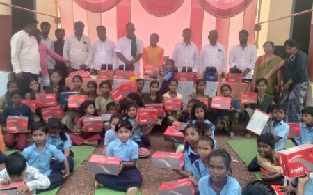 ಡಿಗ್ಗಿ ಸರ್ಕಾರಿ ಶಾಲೆಯಲ್ಲಿ ವಿದ್ಯಾರ್ಥಿಗಳಿಗೆ ಶೂ ಮತ್ತು ಸಾಕ್ಸ್ ವಿತರಣೆ