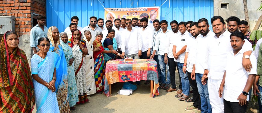 ಕಲಬುರಗಿ: ಯುವ ಕಾಂಗ್ರೆಸ್ ವತಿಯಿಂದ ಅನ್ನದಾಸೋಹ