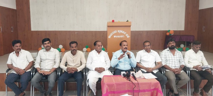 ಪ್ರಣವಾನಂದ ಶ್ರೀಗಳ 700 ಕಿ.ಮೀ ಪಾದಯಾತ್ರೆಗೆ ಸಜ್ಜು: ಈಡಿಗ ಪಂಗಡಗಳ ಹಕ್ಕುಗಳಿಗಾಗಿ ಐತಿಹಾಸಿಕ ನಡಿಗೆ – ಡಾ. ಸದಾನಂದ ಪೆರ್ಲ