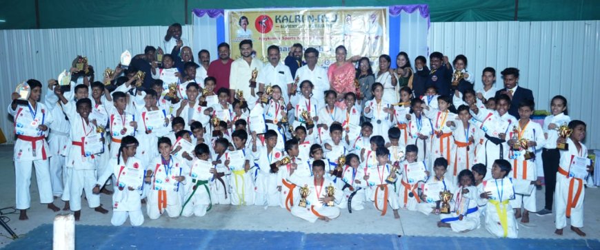 ಚಾಂಪಿಯನ್ಶಿಪ್ ವಿದ್ಯಾರ್ಥಿಗಳಿಗೆ ಮೆಡಲ್ ಹಾಗೂ ಟ್ರೋಫಿ ವಿತರಣೆ