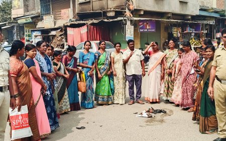 ಅಂಗನವಾಡಿ ನೌಕರರ ಬೇಡಿಕೆ : ಕೇಂದ್ರ ಬಜೆಟ್ ಪ್ರತಿ ಸುಟ್ಟು ಪ್ರತಿಭಟನೆ