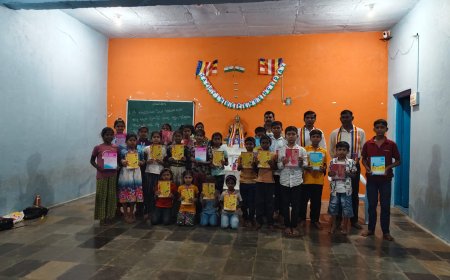 ಅರಿವು ಶಿಕ್ಷಣ ಕೇಂದ್ರದಲ್ಲಿ ರಾಜಕುಮಾರ ಎಚ್. ಕಪನೂರ ಹುಟ್ಟುಹಬ್ಬದ ಪ್ರಯುಕ್ತ ನೋಟ್ ಬುಕ್ ಪೆನ್ ವಿತರಣೆ