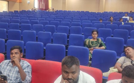 ರಾಯಚೂರು ಜಿಲ್ಲಾ ಉತ್ಸವ,ಕುರ್ಚಿಗಳು ಖಾಲಿ ಖಾಲಿ.