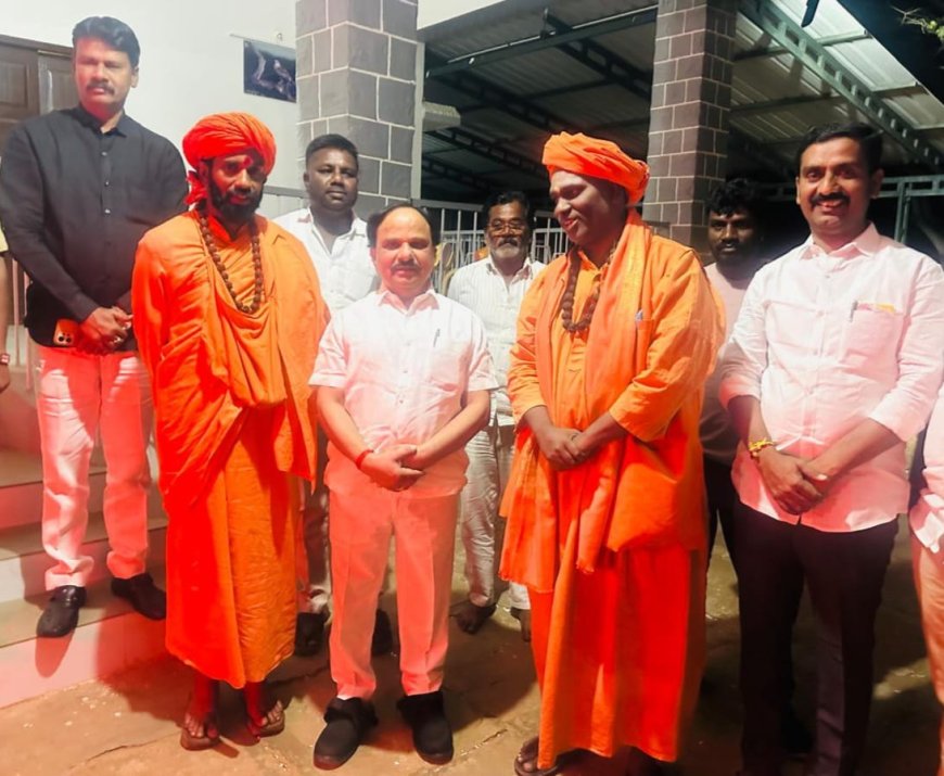 ಡಾ ಪ್ರಣವಾನಂದ ಶ್ರೀಗಳ ಜೊತೆ ಸಚಿವ ಡಿ. ಸುಧಾಕರ್ ಮಹತ್ವದ ಮಾತುಕತೆ: ಪಾದಯಾತ್ರೆ ಕೈಬಿಡುವಂತೆ ಮನವೊಲಿಕೆ