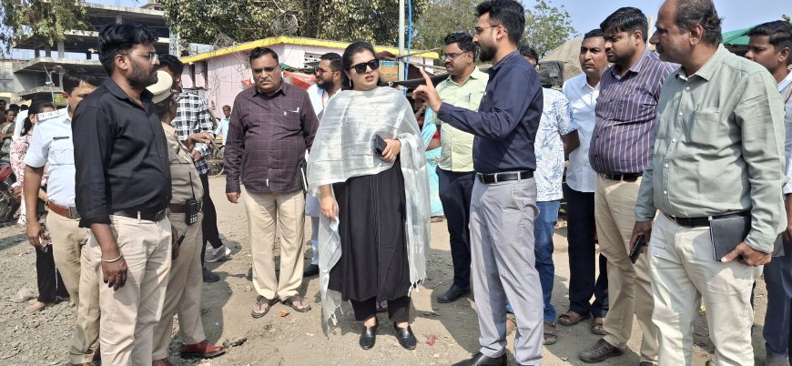 ಜಿಲ್ಲಾಧಿಕಾರಿಗಳಿಂದ ಸಿಟಿ ರೌಂಡ್: ರಸ್ತೆ ದುರಸ್ತಿ,‌ಗುಂಡಿ ಮುಚ್ಚುವ ಕಾರ್ಯ ಪರಿಶೀಲನೆ