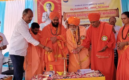 ಅಂಬೇಡ್ಕರ್ ಮಾತು ಕೇಳಿದಂತೆ ಬಸವಣ್ಣನ ಮಾತು ಕೇಳುವುದಿಲ್ಲ : ಹುಲಸೂರು ಶಿವಾನಂದ ಸ್ವಾಮಿ