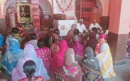 ಚಂದ್ರ ಗ್ರಹಣ ನಿಮಿತ್ತ ಡಿಗ್ಗಿ ಗ್ರಾಮದ ಮಡಿವಾಳೇಶ್ವರ ದೇವಾಲಯದಲ್ಲಿ ಭಜನೆ