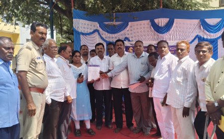 ಸಾರ್ವಜನಿಕರ ಮೂಲಭೂತ ಸೌಲಭ್ಯಕ್ಕಾಗಿ ಪ್ರತಿಭಟನೆ