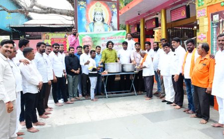 ಡಾ. ಉಮೇಶ್ ಜಾಧವ್ ಜನ್ಮದಿನದ ಅಂಗವಾಗಿ ಅನ್ನದಾಸೋಹ