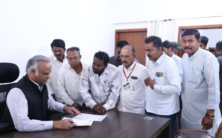 ಪರವಾನಗಿ ಭೂಮಾಪಕರಿಗೆ ಖಾಯಂ ನೇಮಕಾತಿ, ಸಮಾನ ವೇತನಕ್ಕೆ ಆಗ್ರಹಿಸಿ ಸಚಿವರಿಗೆ ಮನವಿ