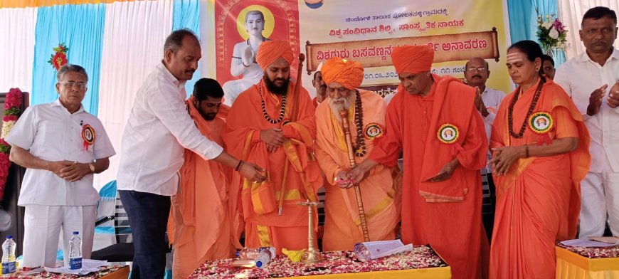 ಅಂಬೇಡ್ಕರ್ ಮಾತು ಕೇಳಿದಂತೆ ಬಸವಣ್ಣನ ಮಾತು ಕೇಳುವುದಿಲ್ಲ : ಹುಲಸೂರು ಶಿವಾನಂದ ಸ್ವಾಮಿ