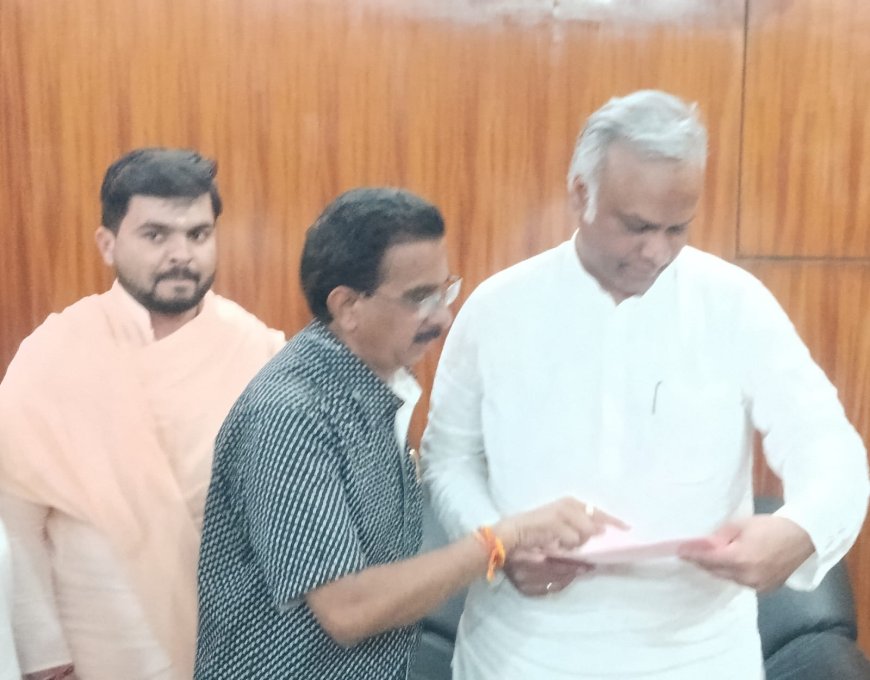 ಟೆಂಗಳಿ ಗ್ರಾಮದ ಮಹಾದ್ವಾರ ರಿಪೇರಿ ಮಾಡಲು ಜಿಲ್ಲಾ ಉಸ್ತುವಾರಿ ಸಚಿವರಿಗೆ ಮನವಿ