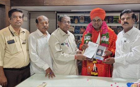 ಲಿಂ. ಬಸಮ್ಮ ಬಿ. ಕೊನೇಕ ಪುಣ್ಯ ಸ್ಮರಣೋತ್ಸವ ನಿಮಿತ್ತ ನೀಡುವ   ಬಸವ ಸಿರಿ ಪ್ರಶಸ್ತಿಗೆ ಹುಲಸೂರು ಶ್ರೀಗಳು ಆಯ್ಕೆ