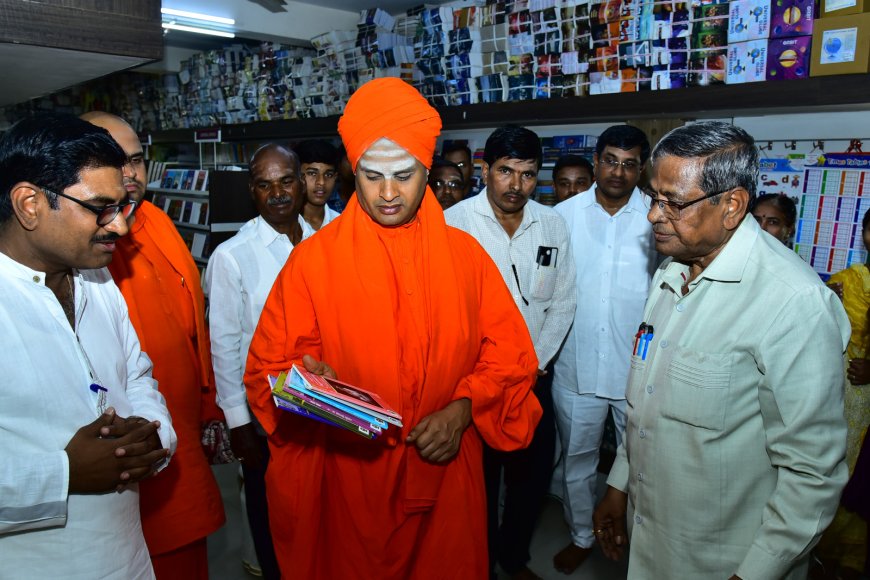 ಉತ್ತಮ ಜೀವನಕ್ಕೆ ಪುಸ್ತಕಗಳು ಪ್ರೇರಣೆ :ಸಿದ್ದಗಂಗಾ ಕಿರಿಯ ಶ್ರೀಗಳು