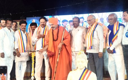 ಸಂವಿಧಾನ ಮತ್ತು ಪ್ರಜಾಪ್ರಭುತ್ವ ಉಳಿಸುವುದೇ ನಮ್ಮೆಲ್ಲರ ಕರ್ತವ್ಯವಾಗಿದೆ :.. ನಿಜಗುಣಾನಂದ ಸ್ವಾಮಿಜೀ.