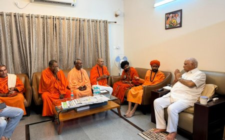 ಅತಿ ಹಿಂದುಳಿದ ಮಠಾಧೀಶರ ಮಹಾಸಭೆ ಸ್ವಾಮೀಜಿಗಳನ್ನು ಭೇಟಿ ಮಾಡಿದ ಬಿ.ಎಸ್. ಯಡಿಯೂರಪ್ಪ