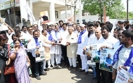 ಪ್ರಿಯಾಂಕ್ ಖರ್ಗೆ ಅವರಿಗೆ ಡಿಸಿಎಂ ಸ್ಥಾನ ನೀಡಲು ಸಂವಿಧಾನ ರಕ್ಷಣಾ ಹೋರಾಟ ಸಮಿತಿಯಿಂದ ಮನವಿ