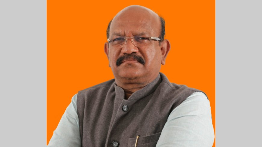 ಪ್ರಧಾನಿ ವಿದೇಶ ಪ್ರವಾಸವನ್ನು ಟೀಕಿಸುವ ಅಪ್ಪ- ಮಗನ ವಾಸ್ತವ ಮೌಢ್ಯತನಕ್ಕೆ ಸಾಕ್ಷಿ :  ಡಾ ಉಮೇಶ್ ಜಾಧವ್ ಟೀಕೆ