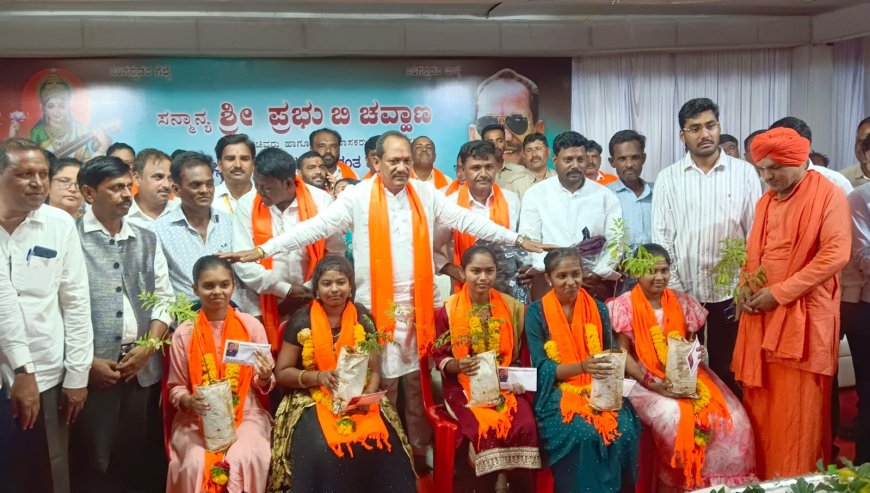 ಅಗ್ರ ಶ್ರೇಣಿಯಲ್ಲಿ ಉತ್ತೀರ್ಣರಾದ ಎಸ್ಸೆಸ್ಸೆಲ್ಸಿ, ಪಿಯುಸಿ ವಿದ್ಯಾರ್ಥಿಗಳಿಗೆ ಸನ್ಮಾನ