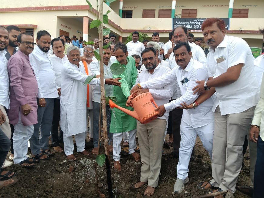 ಪರಿಸರ ಸಮತೋಲನ ಕಾಯ್ದುಕೊಳ್ಳಲು ಪ್ರತಿಯೊಬ್ಬರೂ ಗಿಡ-ಮರಗಳನ್ನು ಬೆಳೆಸಿ