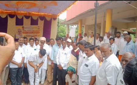 ನರೇಗಲ್ಲ ನಲ್ಲಿ ವಾಣಿಜ್ಯ ಮಳಿಗೆಗಳ ಕಟ್ಟಡ ನಿರ್ಮಾಣಕ್ಕೆ ಚಾಲನೆ