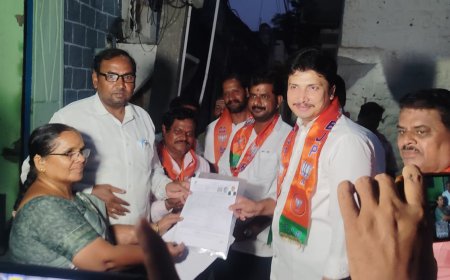 SIR ಅಭಿಯಾನ: ವಾರ್ಡ್ 36 ಮತ್ತು 37ರಲ್ಲಿ ಮನೆ ಮನೆಗೆ ಭೇಟಿ ನೀಡಿ ಮತದಾರರಲ್ಲಿ ಜಾಗೃತಿ ಮೂಡಿಸಿದ ದತ್ತಾತ್ರೇಯ ಪಾಟೀಲ ರೇವೂರ