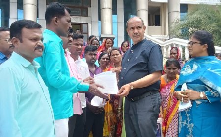 ವಿಮುಕ್ತ ದೇವದಾಸಿ ತಾಯಂದಿರ ವಿವಿಧ ಬೇಡಿಕೆಗಳ ಈಡೇರಿಕೆಗೆ ಆಗ್ರಹ: ಗದಗ ಜಿಲ್ಲಾಧಿಕಾರಿಗಳಿಗೆ ಮನವಿ ಸಲ್ಲಿಕೆ