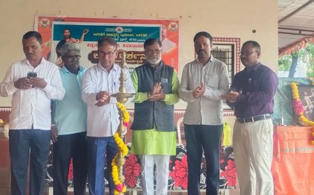 ಕೀರ್ತನೆಗಳ ಮೂಲಕ ಜನರನ್ನು ಜಾಗೃತಿ ಗೊಳಿಸಿದವರು ಕನಕದಾಸರು.