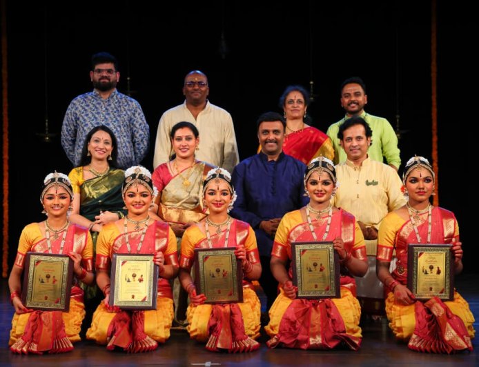 ನೂಪುರ ನರ್ತನ' ಕಾರ್ಯಕ್ರಮದಲ್ಲಿ 5 ವಿದ್ಯಾರ್ಥಿನಿಯರ ರಂಗಾರೋಹಣ